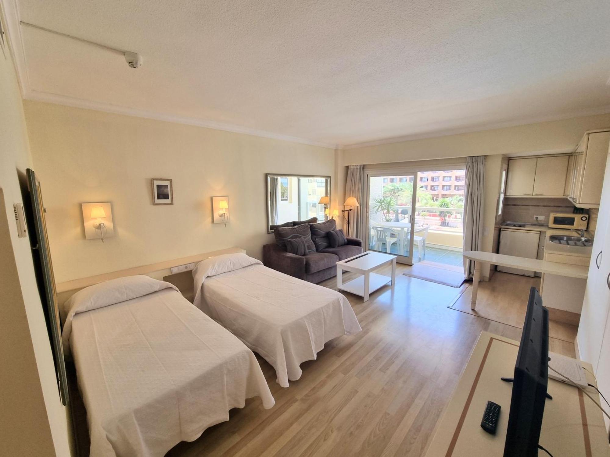 Pyr Beach And Pool Studio I Фуэнхирола Экстерьер фото