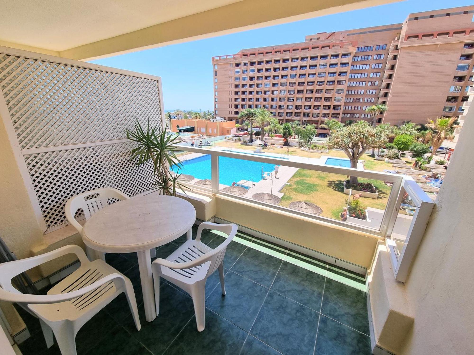 Pyr Beach And Pool Studio I Фуэнхирола Экстерьер фото