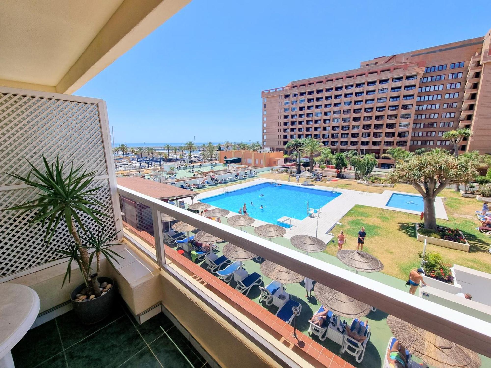 Pyr Beach And Pool Studio I Фуэнхирола Экстерьер фото