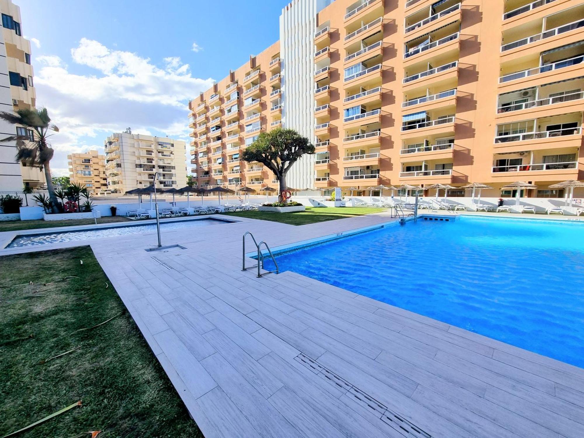 Pyr Beach And Pool Studio I Фуэнхирола Экстерьер фото
