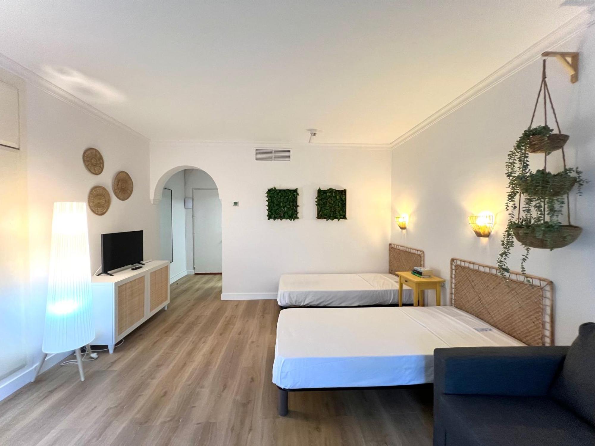Pyr Beach And Pool Studio I Фуэнхирола Экстерьер фото